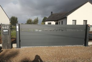portail coulissant en alu moderne design