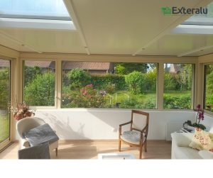 veranda alu blanche vue interieur