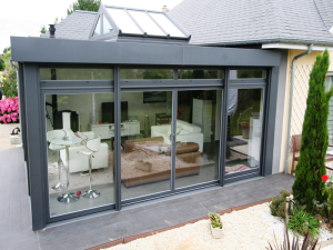 veranda rectangulaire grise